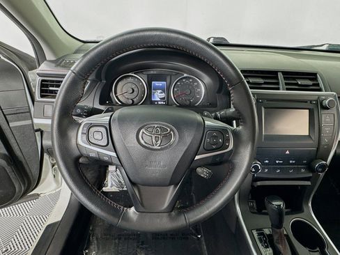 Used 2016 Toyota Camry SE image 12