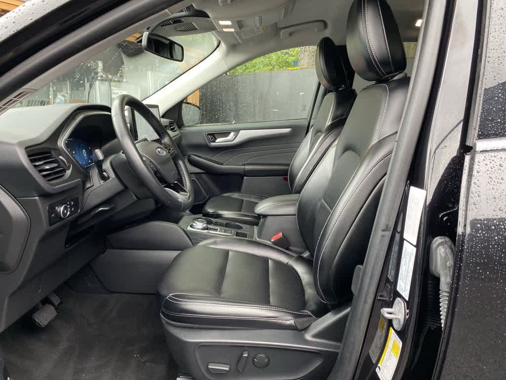 Used 2024 Ford Escape Platinum AWD/4WD image 3