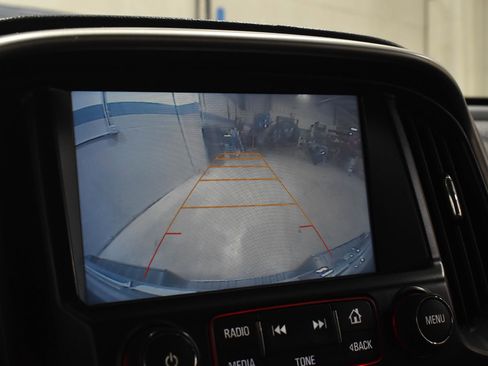 Used 2016 GMC Canyon SLT image 18