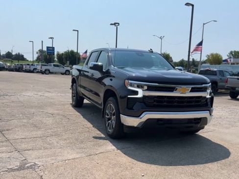 Used 2023 Chevrolet Silverado 1500 LT AWD/4WD image 3