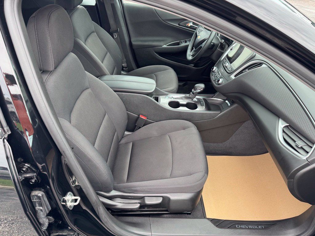 Certified 2023 Chevrolet Malibu LT w/ Midnight Edition FWD image 18