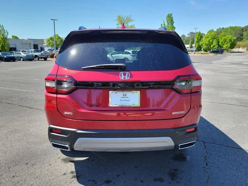 Certified 2025 Honda Pilot Touring image 5