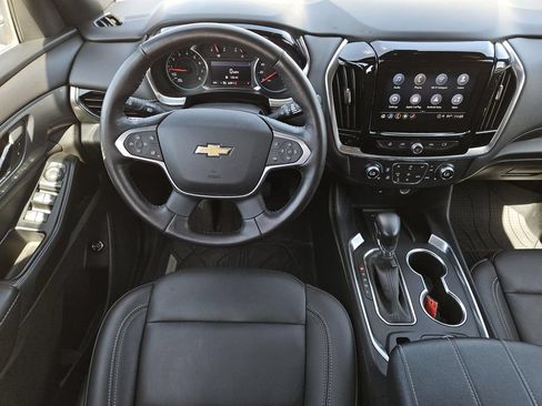 Used 2022 Chevrolet Traverse LT w/ LPO, Floor Liner Package FWD image 11