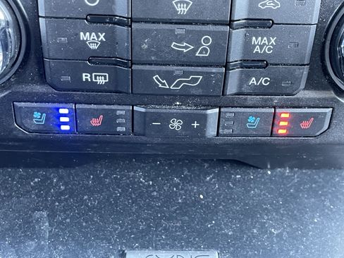 Used 2018 Ford F150 Lariat image 28