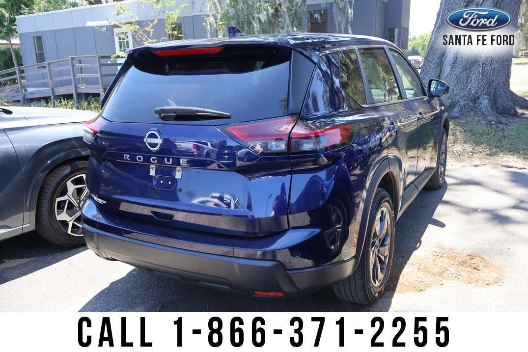 Used 2024 Nissan Rogue SV FWD image 4