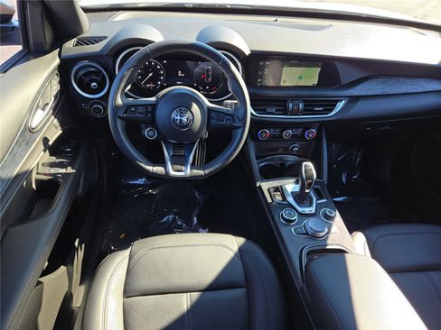 Used 2024 Alfa Romeo Stelvio Sprint image 21