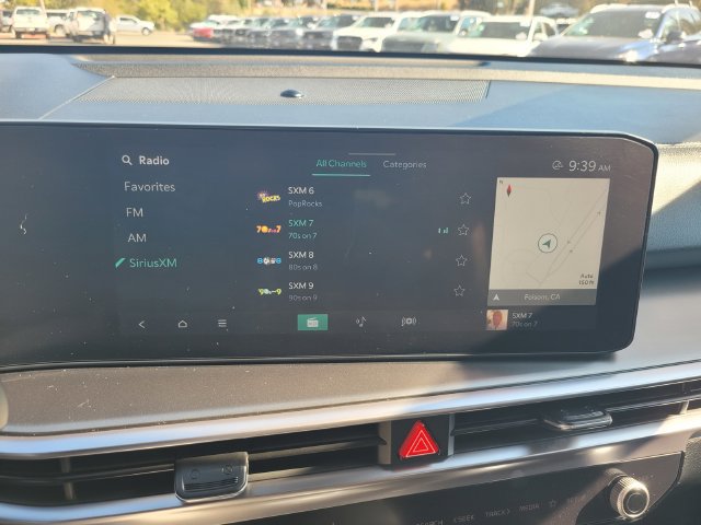 Used 2025 Kia Sorento EX w/ EX Panoramic Sunroof Package FWD image 23