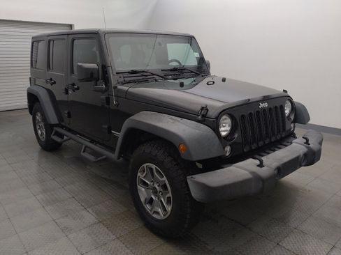 Used 2015 Jeep Wrangler Unlimited Rubicon w/ Connectivity Group AWD/4WD image 13