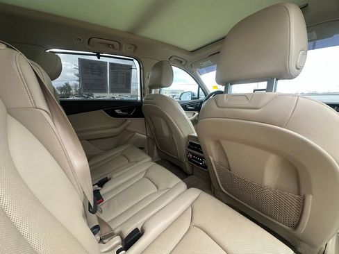 Used 2017 Audi Q7 3.0T Premium Plus w/ Premium Plus Package image 23