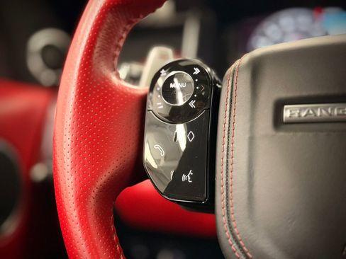 Used 2022 Land Rover Range Rover Sport SVR image 32