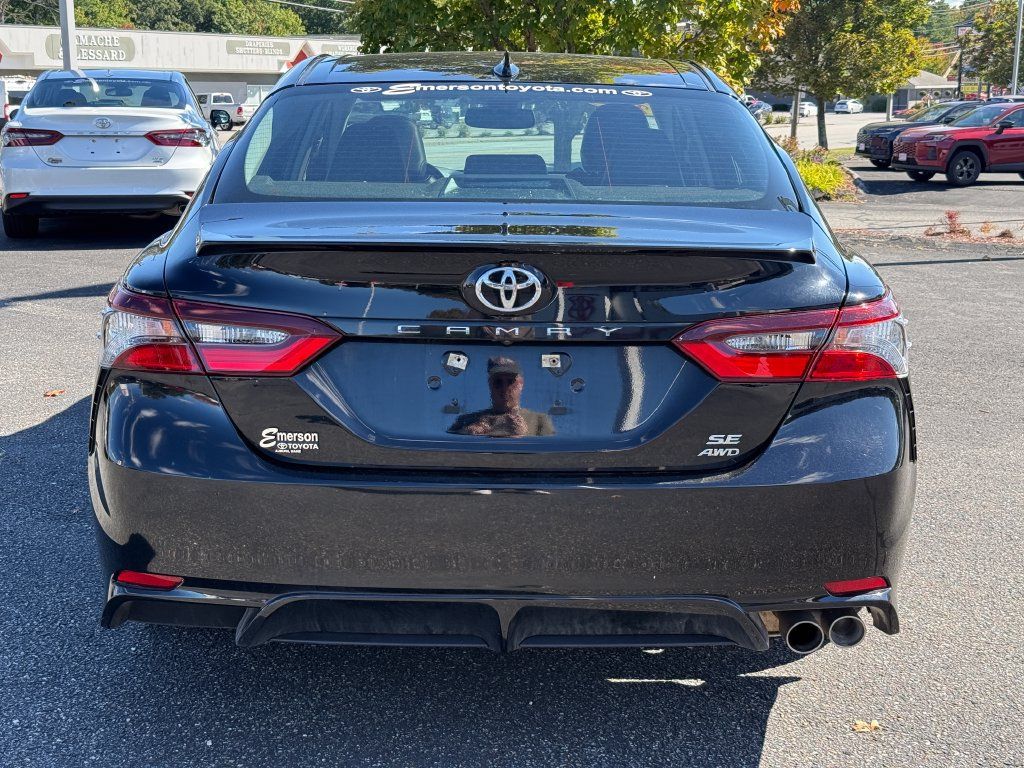 Used 2024 Toyota Camry SE w/ Cold Weather Package AWD/4WD image 4