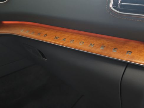 Used 2022 Jeep Grand Wagoneer Series II AWD/4WD image 35