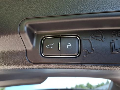 Used 2023 Ford Explorer XLT w/ Equipment Group 202A AWD/4WD image 16
