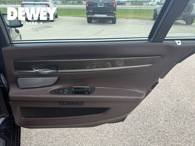 Used 2014 BMW 750Li RWD image 36