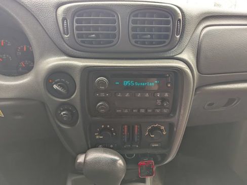 Used 2004 Chevrolet TrailBlazer LS w/ LS Preferred Equipment Group AWD/4WD image 3