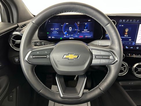 Used 2024 Chevrolet Blazer EV LT image 8