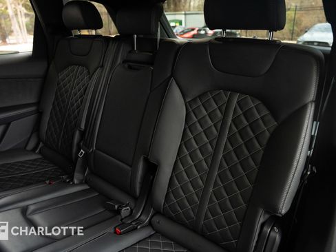 Used 2023 Audi SQ7 Premium Plus w/ Towing Package image 34