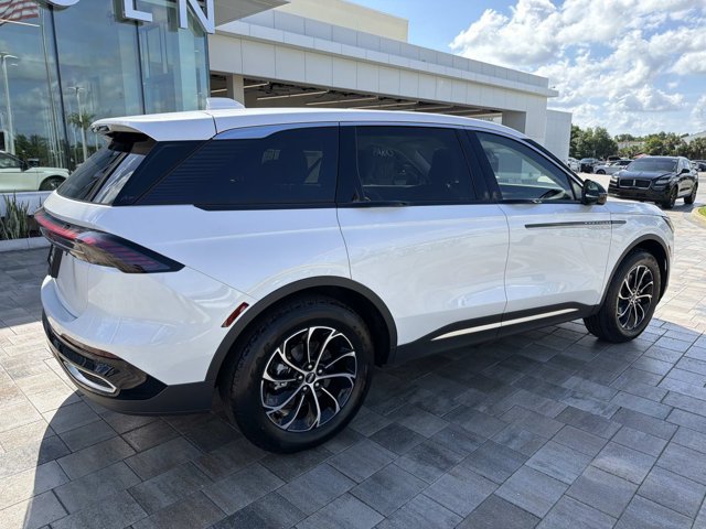 New 2026 Lincoln Nautilus Premier AWD/4WD image 2