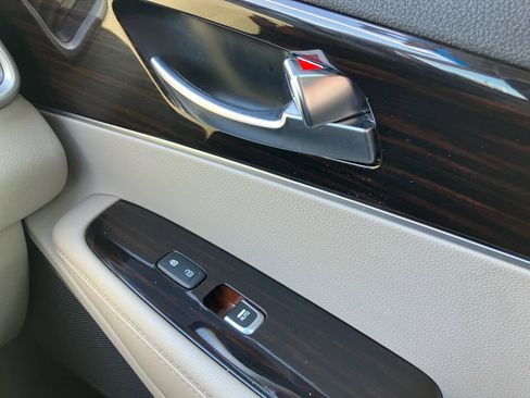 Used 2019 Kia Sorento FWD V6 image 35