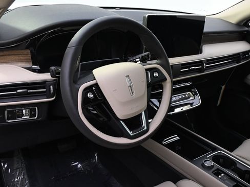 New 2026 Lincoln Corsair Reserve image 11