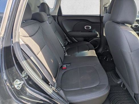 Used 2018 Kia Soul image 19