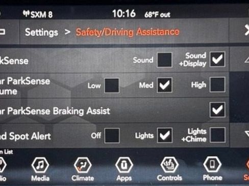 Used 2019 Jeep Cherokee Latitude Plus AWD/4WD image 23