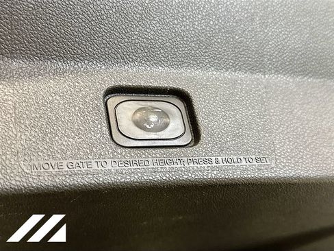 Used 2018 Ford Explorer XLT w/ Equipment Group 202A FWD image 29