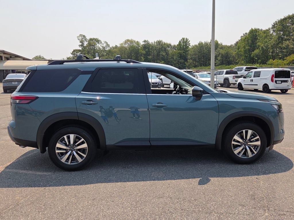 New 2026 Nissan Pathfinder SL w/ Cargo Package FWD image 12