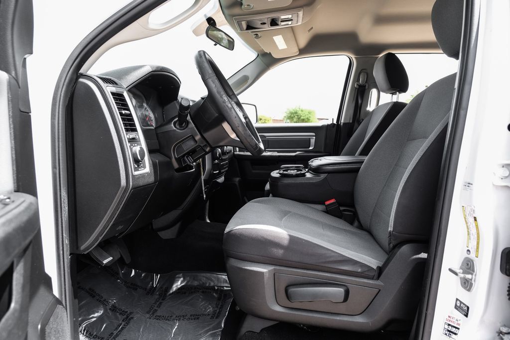 Used 2022 RAM 1500 Classic SLT RWD image 3