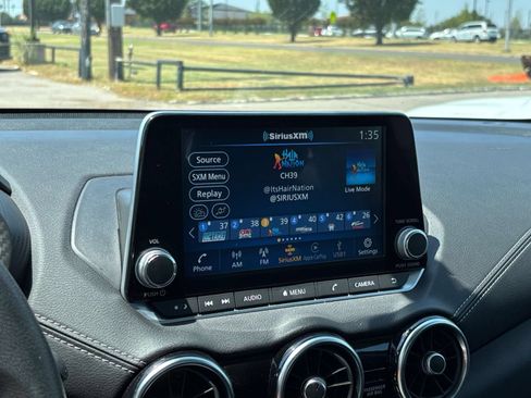 Used 2025 Nissan Sentra SV FWD image 16