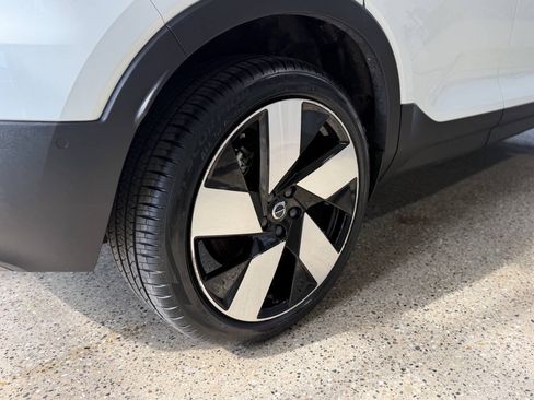 Used 2023 Volvo XC40 Recharge Plus w/ Protection Package Premier AWD/4WD image 9