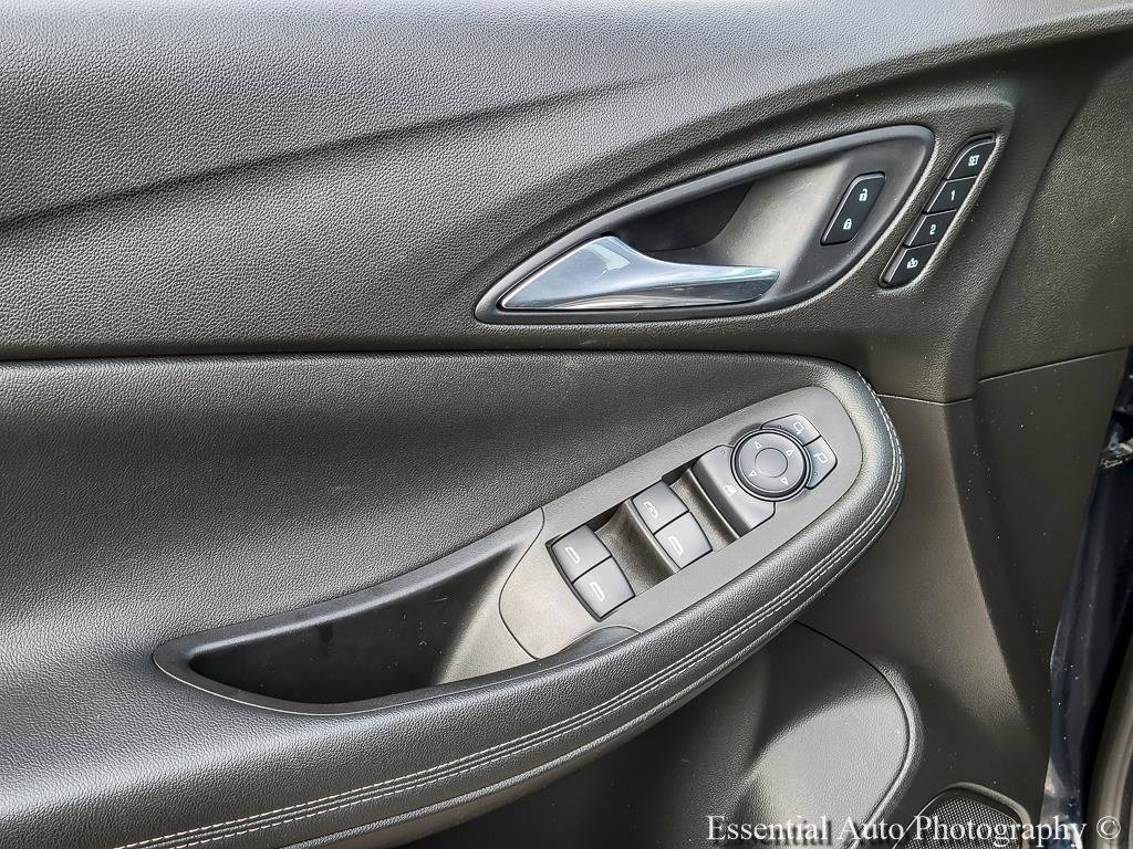 Used 2020 Buick Encore GX Essence FWD image 13