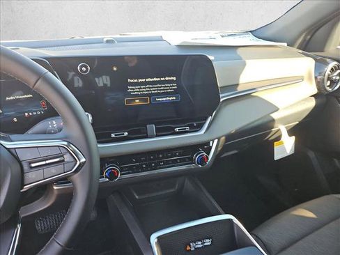 New 2026 Chevrolet Equinox LT w/ Convenience Package II image 13