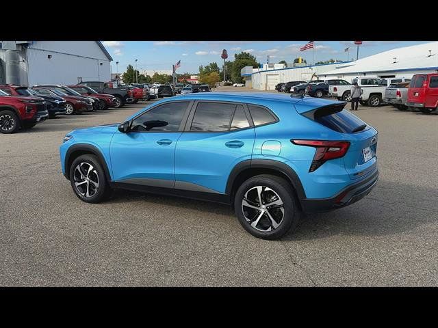 Used 2025 Chevrolet Trax RS w/ Driver Confidence Package FWD image 34