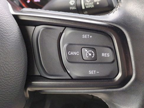 Used 2019 Jeep Wrangler Sport image 23