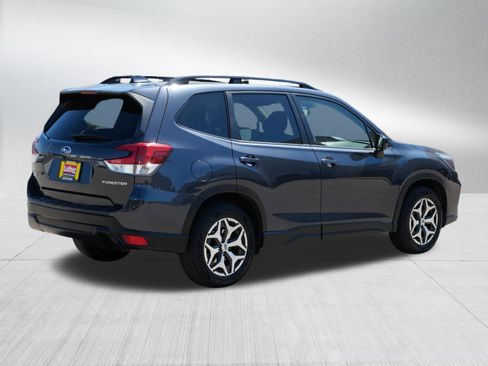 Used 2019 Subaru Forester Premium AWD/4WD image 7