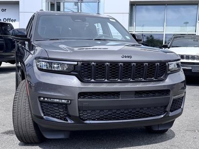 New 2025 Jeep Grand Cherokee L Limited w/ Black Appearance Package