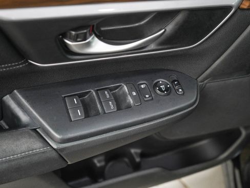 Used 2017 Honda CR-V EX image 19