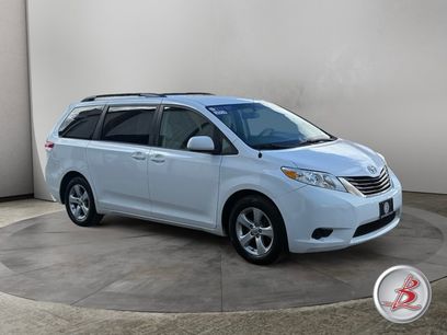 Used 2014 Toyota Sienna LE