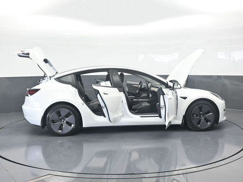 Used 2023 Tesla Model 3 Standard Range image 72