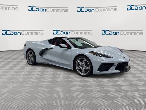 Used 2023 Chevrolet Corvette Stingray Preferred Cpe w/ Z51 Performance Package RWD image 2