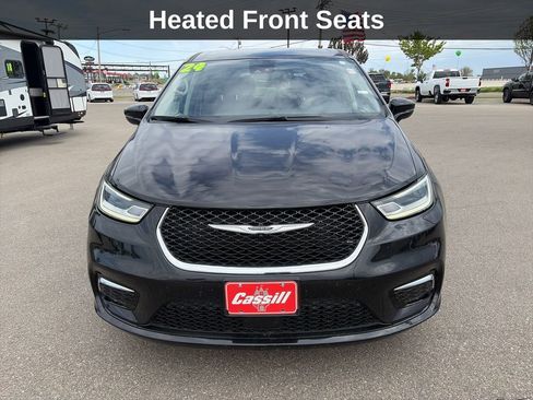 Used 2024 Chrysler Pacifica Touring-L FWD image 10