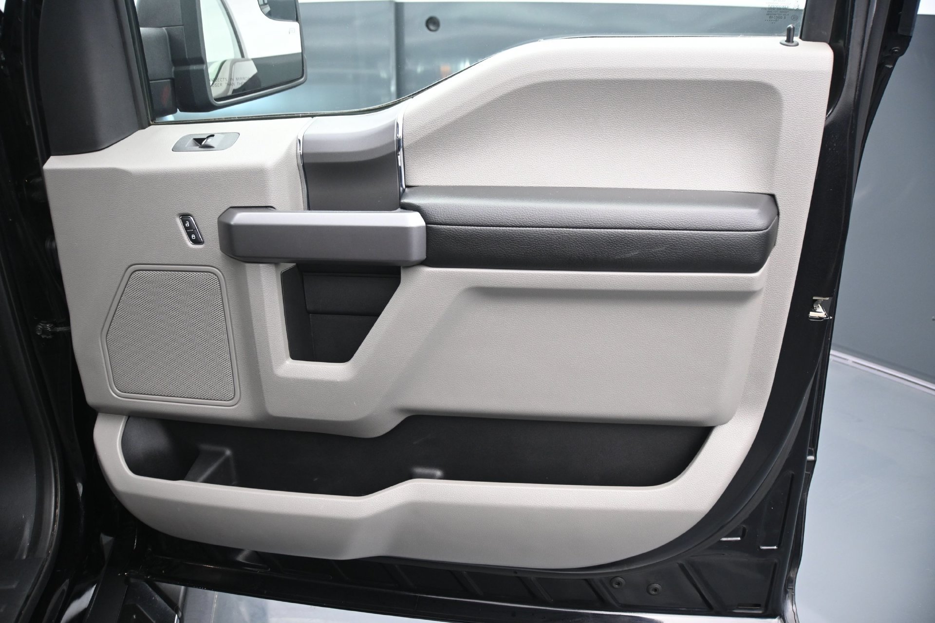 Used 2019 Ford F150 XLT w/ Equipment Group 302A Luxury AWD/4WD image 12