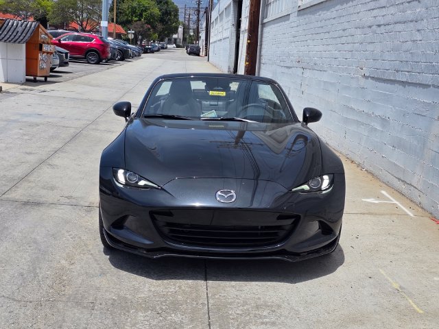 New 2026 MAZDA MX-5 Miata Club w/ Interior Package RWD image 2