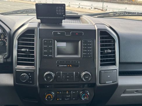 Used 2017 Ford F150 XLT image 11