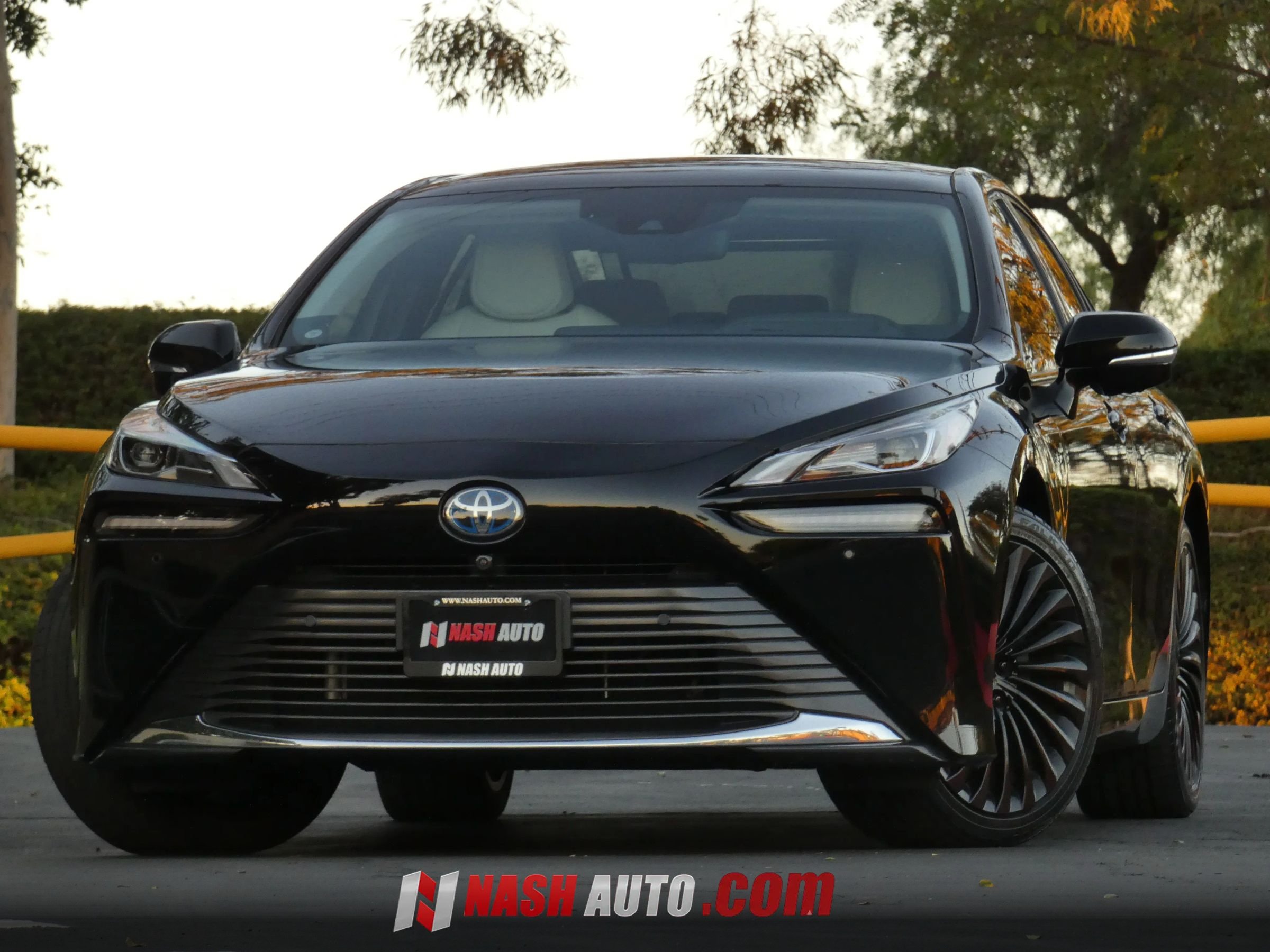 Used 2021 Toyota Mirai RWD image 4