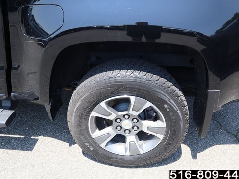 Used 2020 Chevrolet Colorado Z71 AWD/4WD image 9