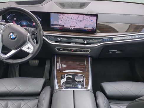 Used 2024 BMW X7 xDrive40i image 13