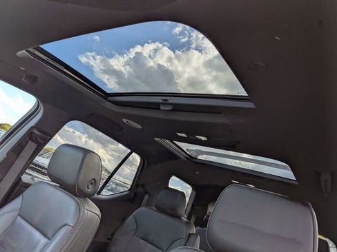 Used 2023 Chevrolet Traverse RS image 14