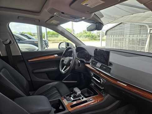 Used 2023 Audi Q5 2.0T Premium Plus w/ Premium Plus Package AWD/4WD image 9